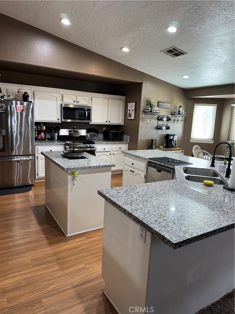 21355 Roundup Way Property Photo 7