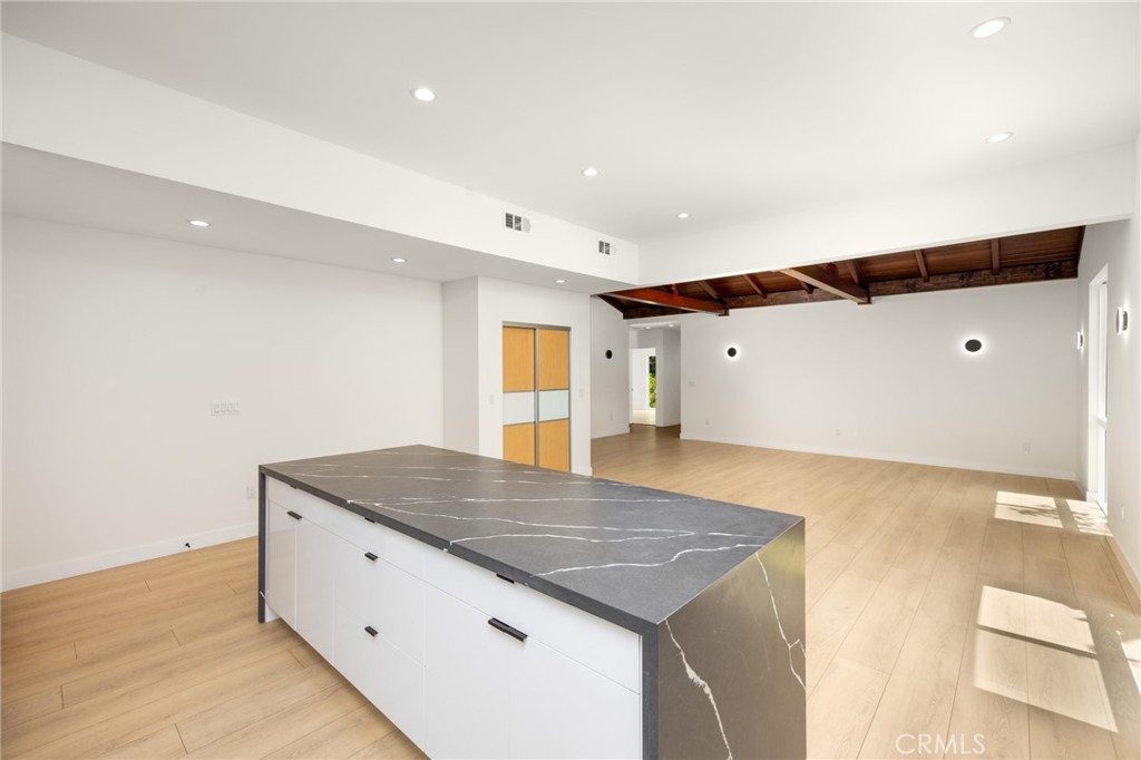 914 N Catalina Street Property Photo 11