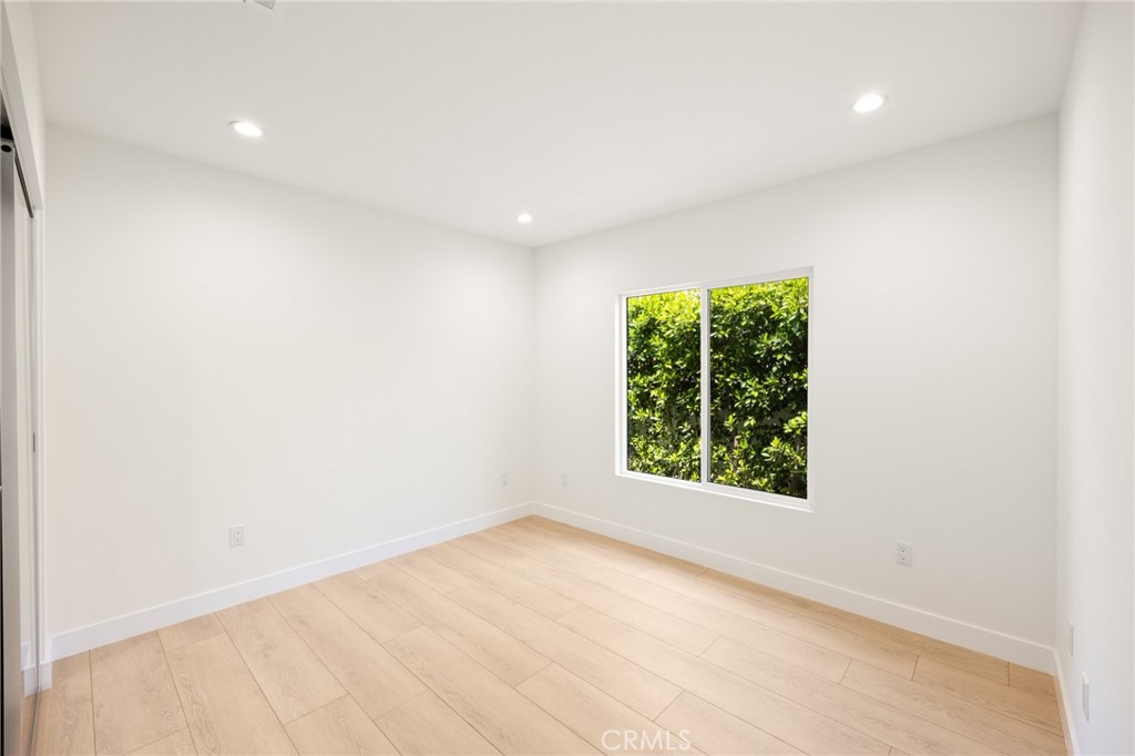 914 N Catalina Street Property Photo 19