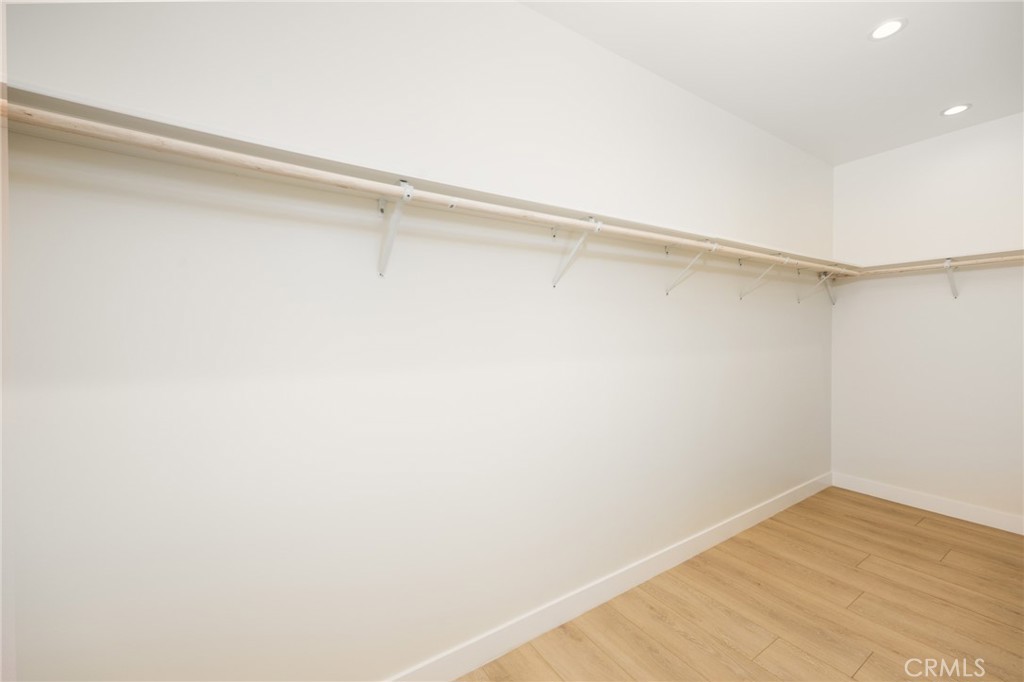 914 N Catalina Street Property Photo 25