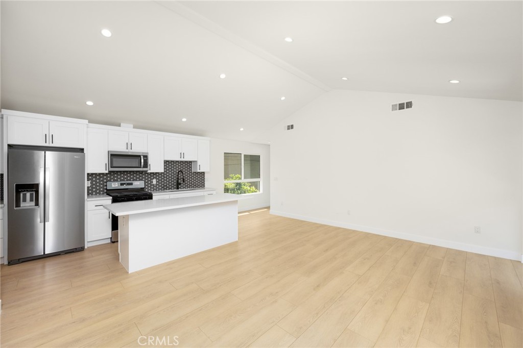 914 N Catalina Street Property Photo 30