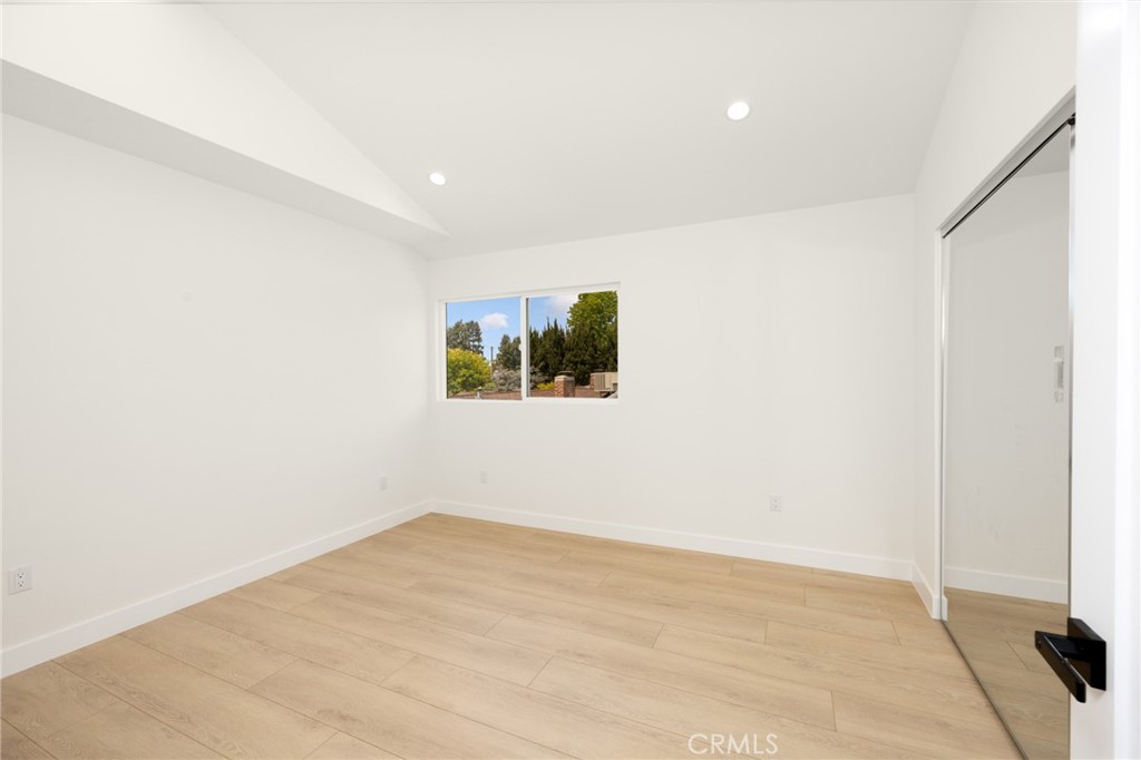 914 N Catalina Street Property Photo 39