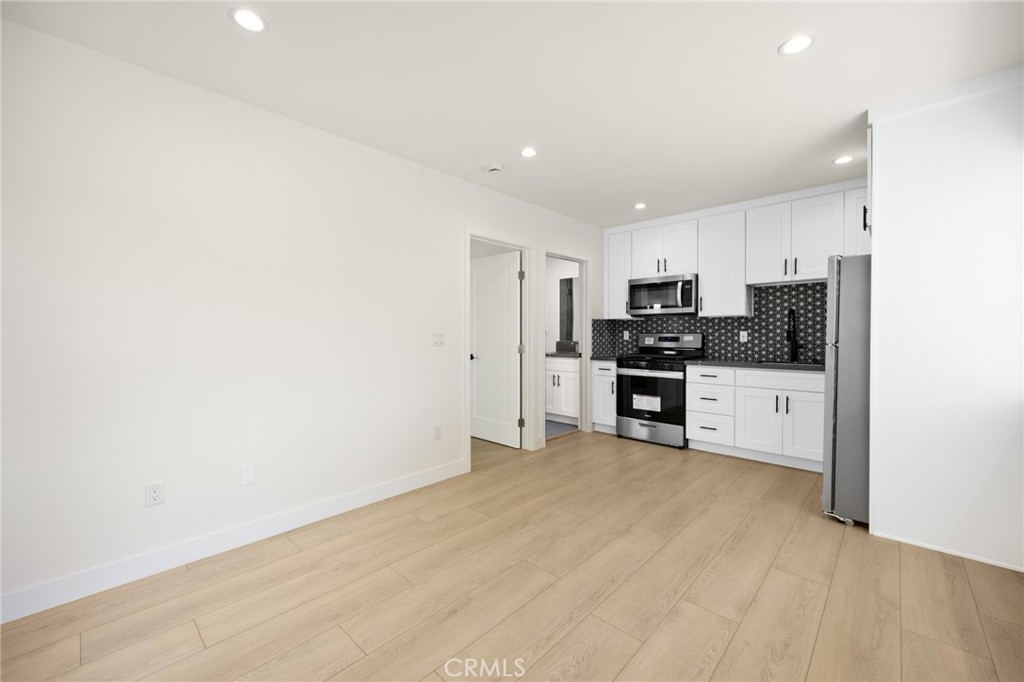 914 N Catalina Street Property Photo 47