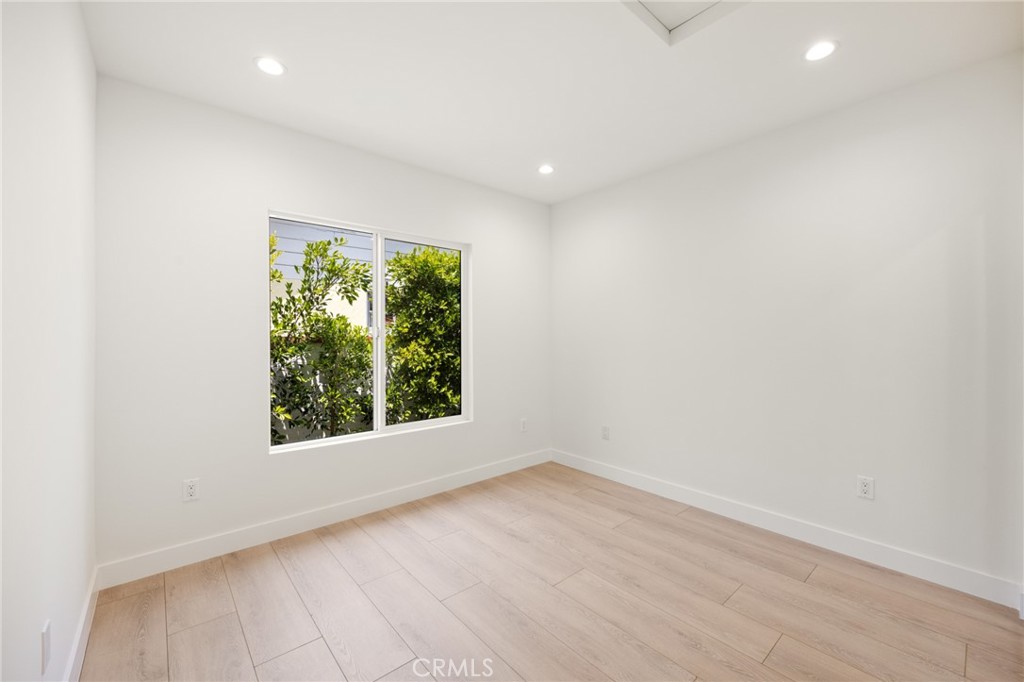 914 N Catalina Street Property Photo 54