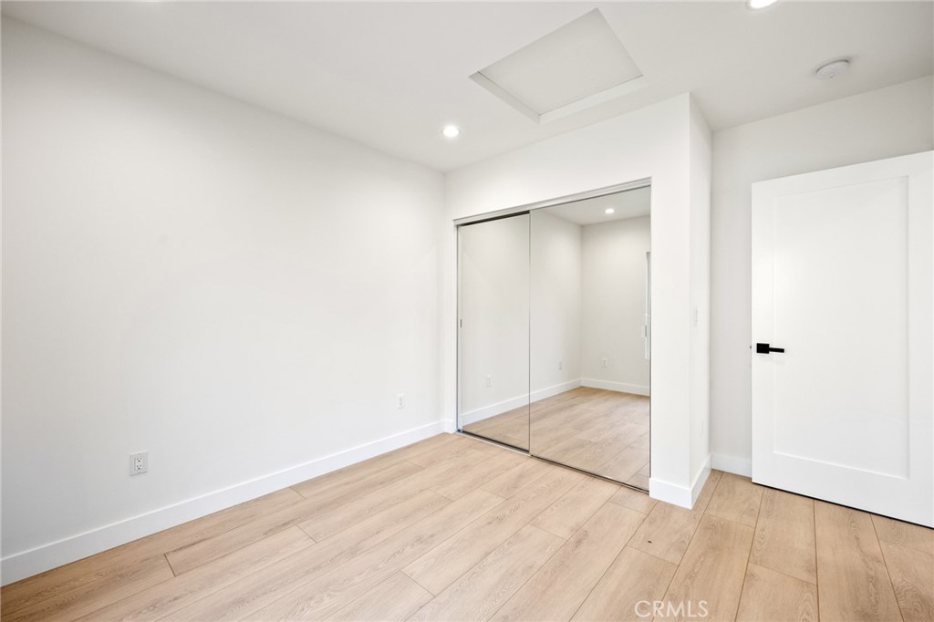 914 N Catalina Street Property Photo 55