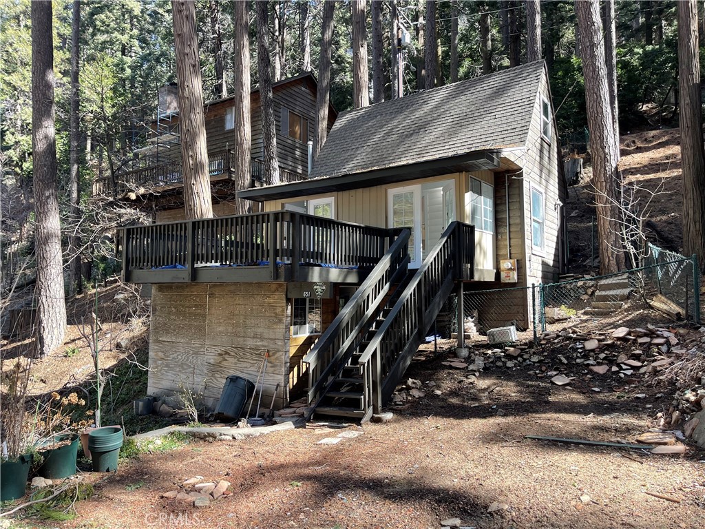 651 Community Drive Property Photo