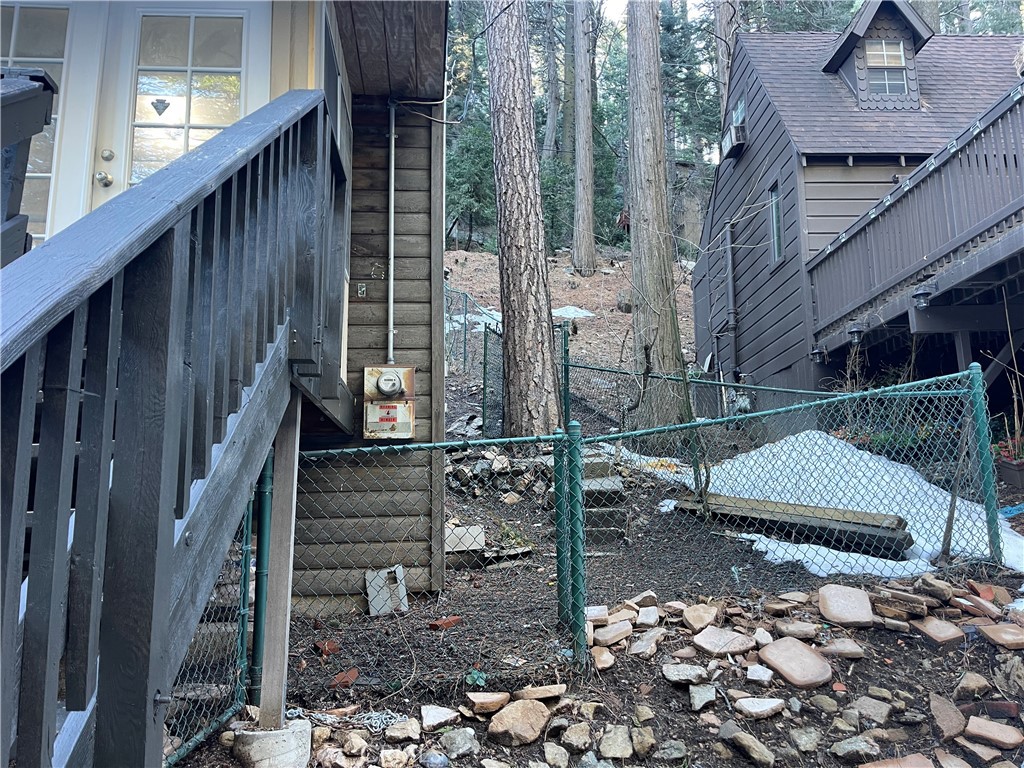 651 Community Drive Property Photo 3