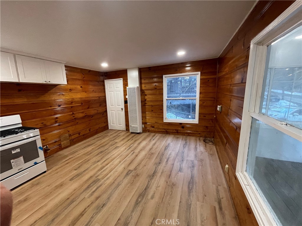 651 Community Drive Property Photo 13