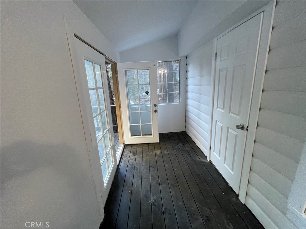 651 Community Drive Property Photo 16