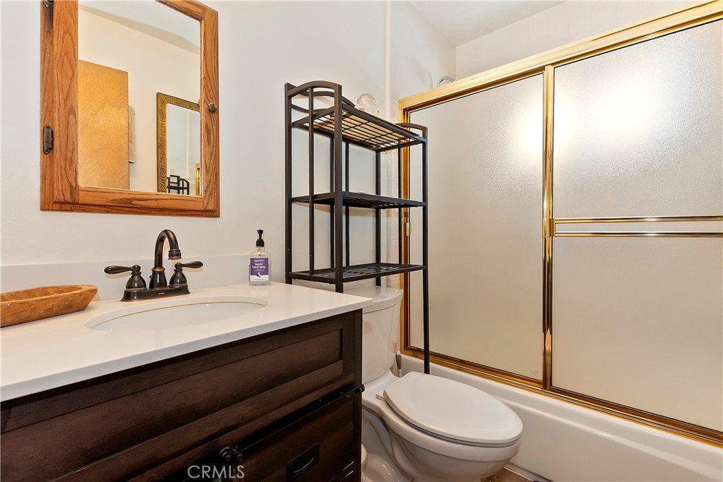 43517 Ridge Crest Drive Property Photo 16