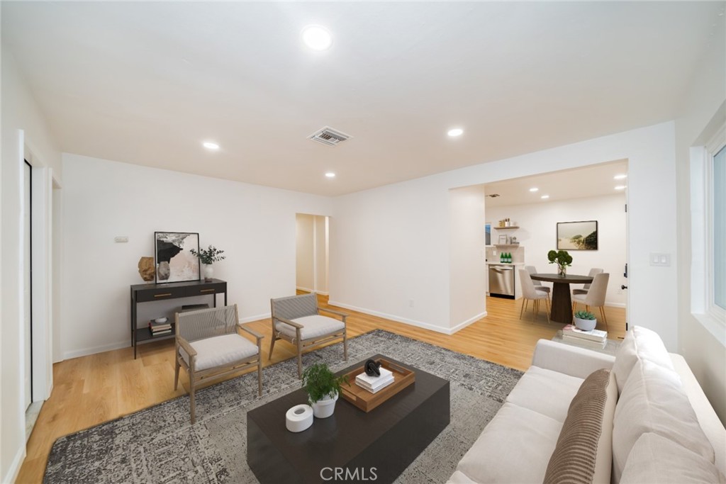 772 N L Street Property Photo 4
