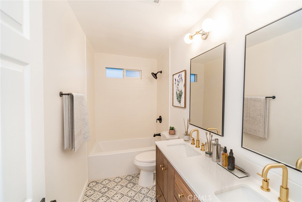 772 N L Street Property Photo 9