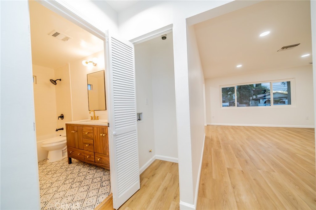 772 N L Street Property Photo 12