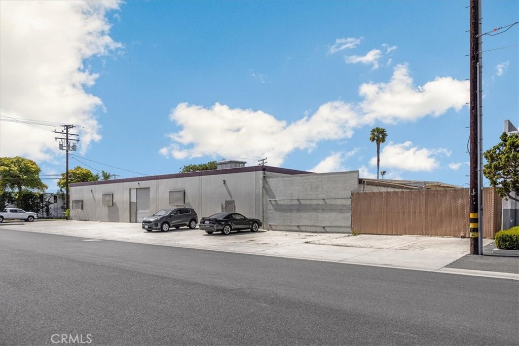 1409 E Saint Gertrude Place Property Photo 8