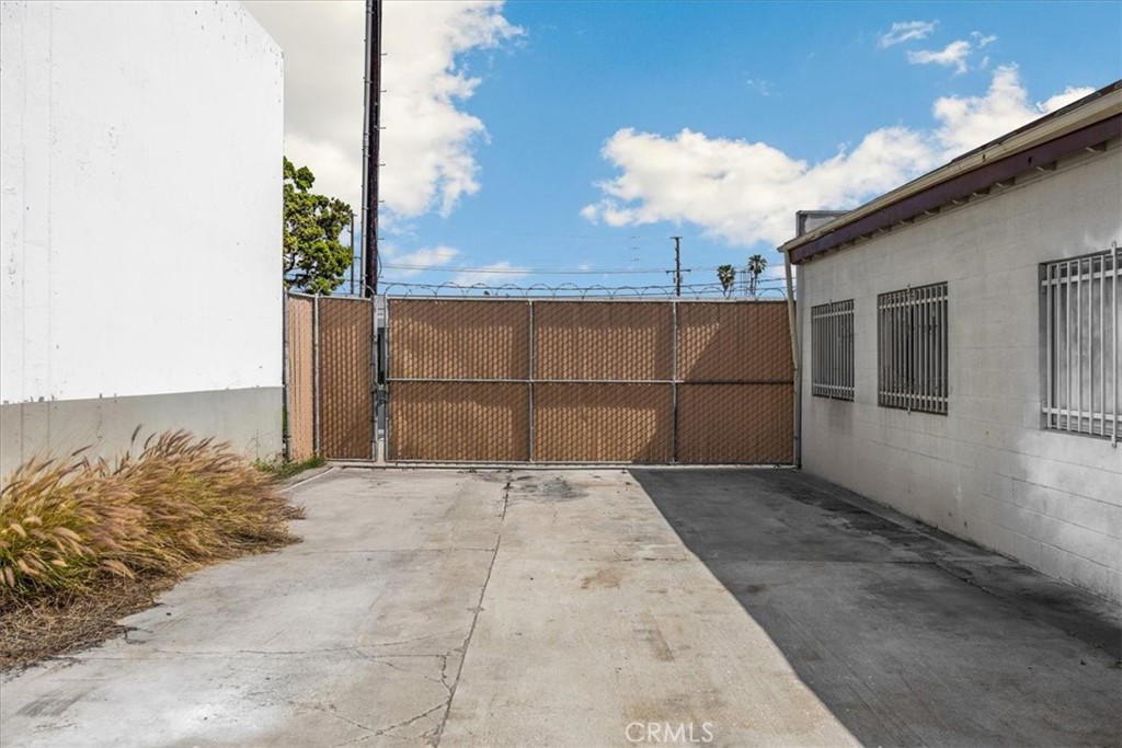 1409 E Saint Gertrude Place Property Photo 31