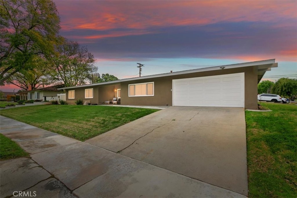 2372 Elsinore Road Property Photo