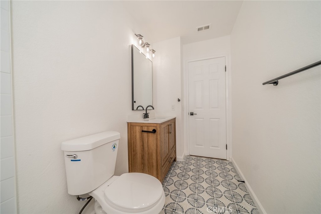 150 S Lincoln Street Property Photo 22