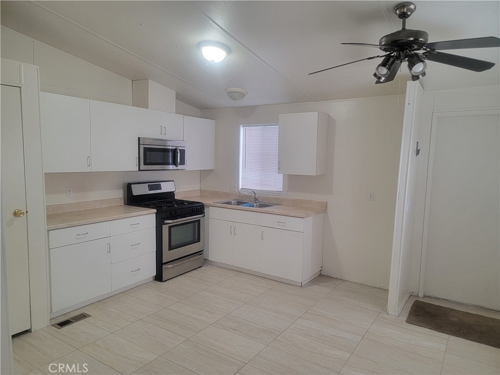 8451 19th Property Photo 2