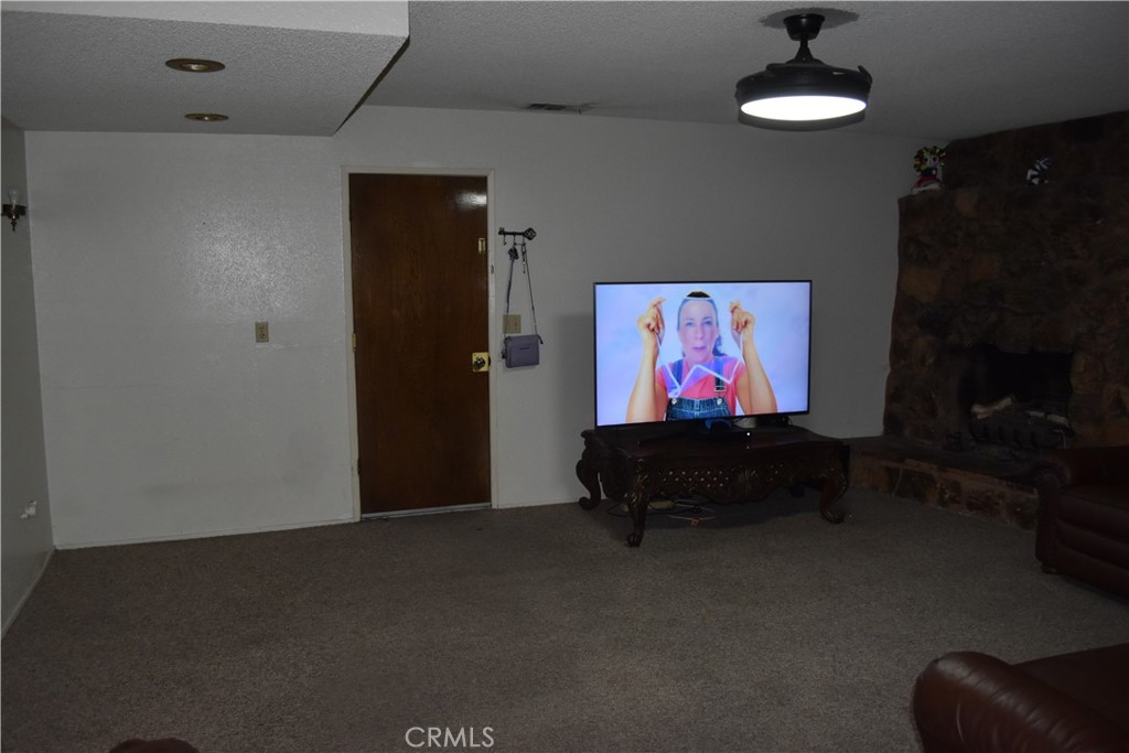 9635 Acacia Avenue Property Photo 5