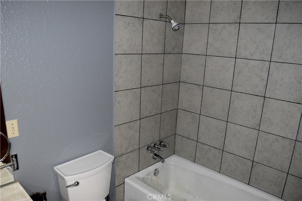 9635 Acacia Avenue Property Photo 12