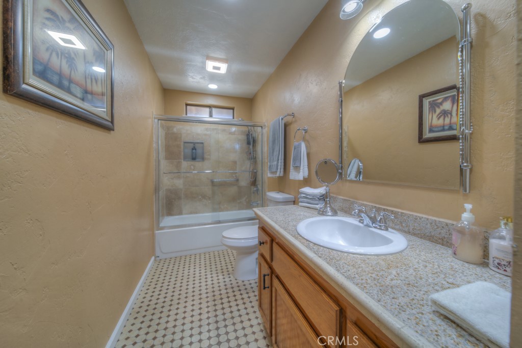 17802 Capri Street Property Photo 30