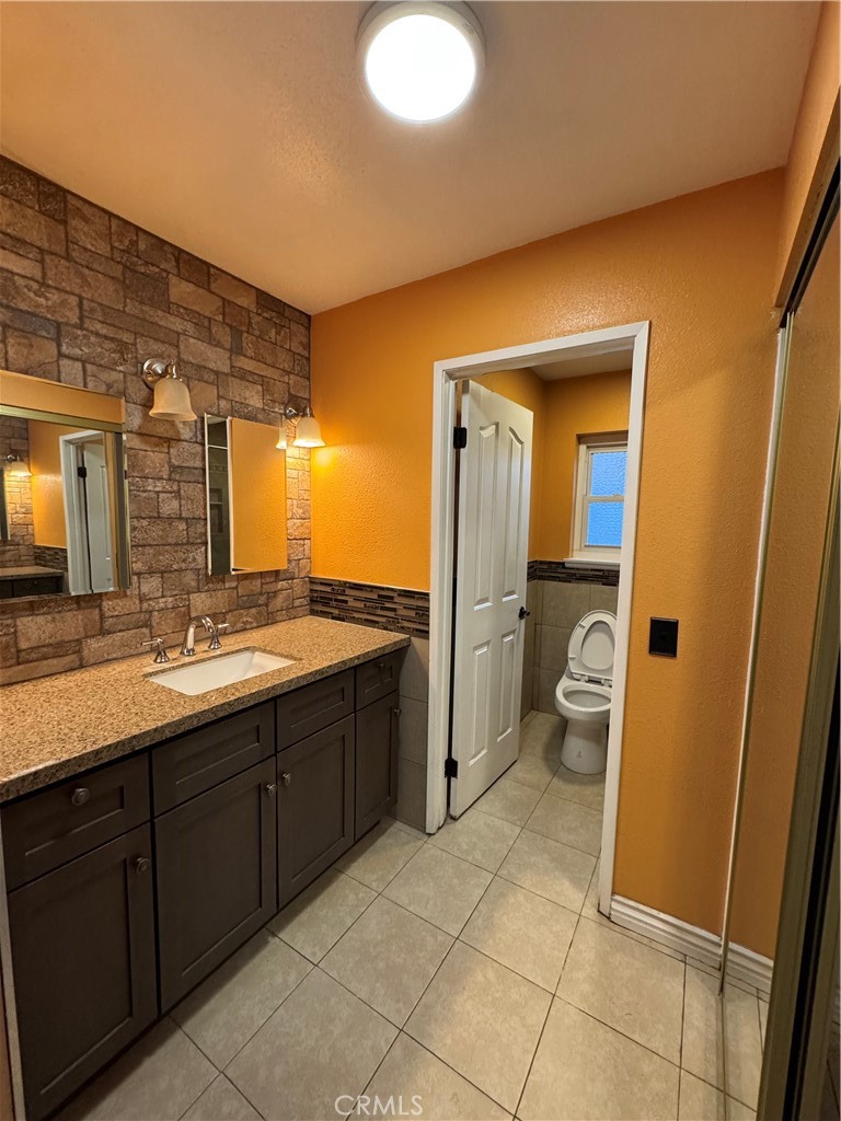 1211 S Althea Avenue Property Photo 11