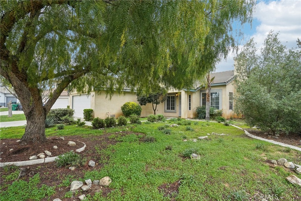 881 Cougar Ranch Road Property Photo 3