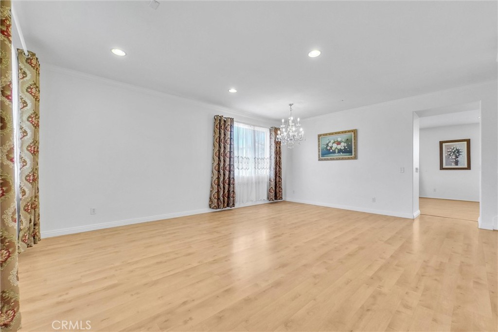 7472 Schuyler Court Property Photo 8