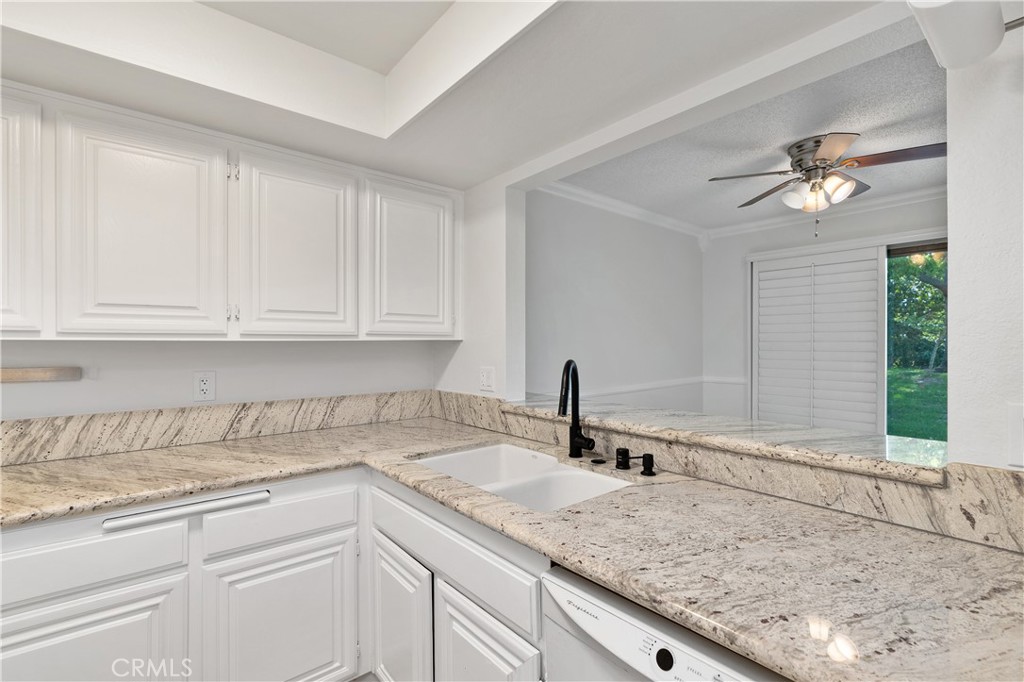 600 Central 406 Property Photo 12