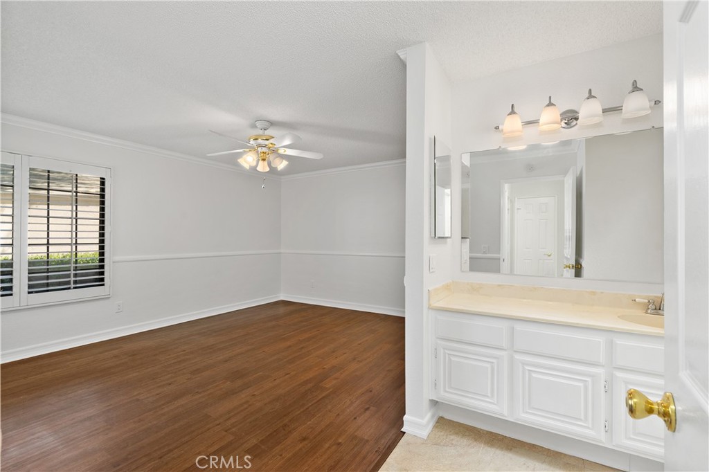 600 Central 406 Property Photo 17