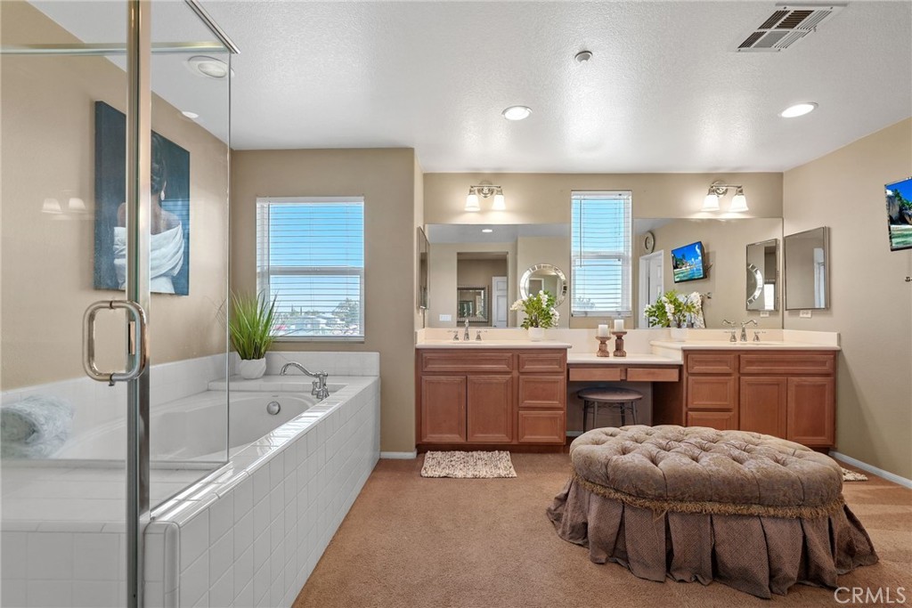 15635 Dobbs Peak Lane Property Photo 28