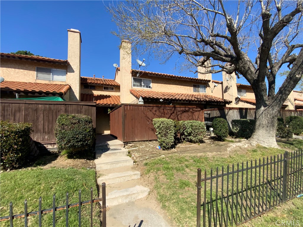 16600 Seville Avenue E Property Photo 1