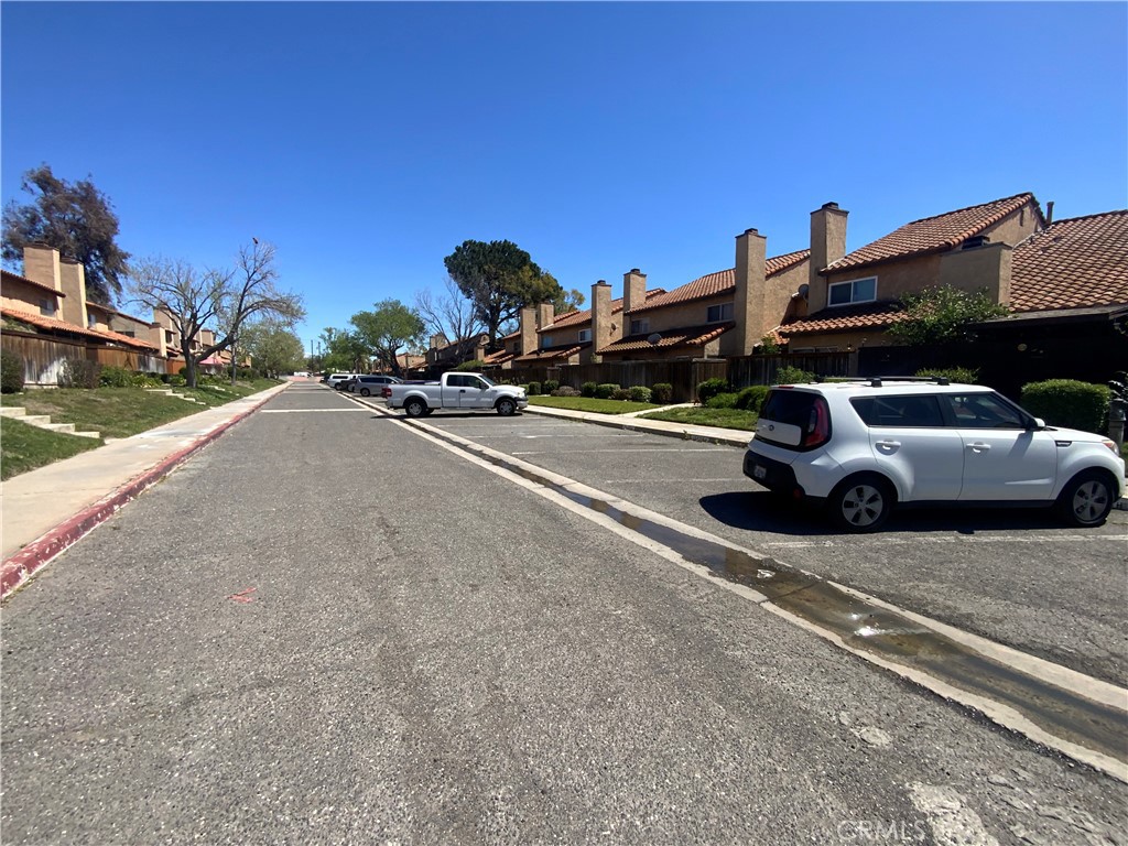 16600 Seville Avenue E Property Photo 5