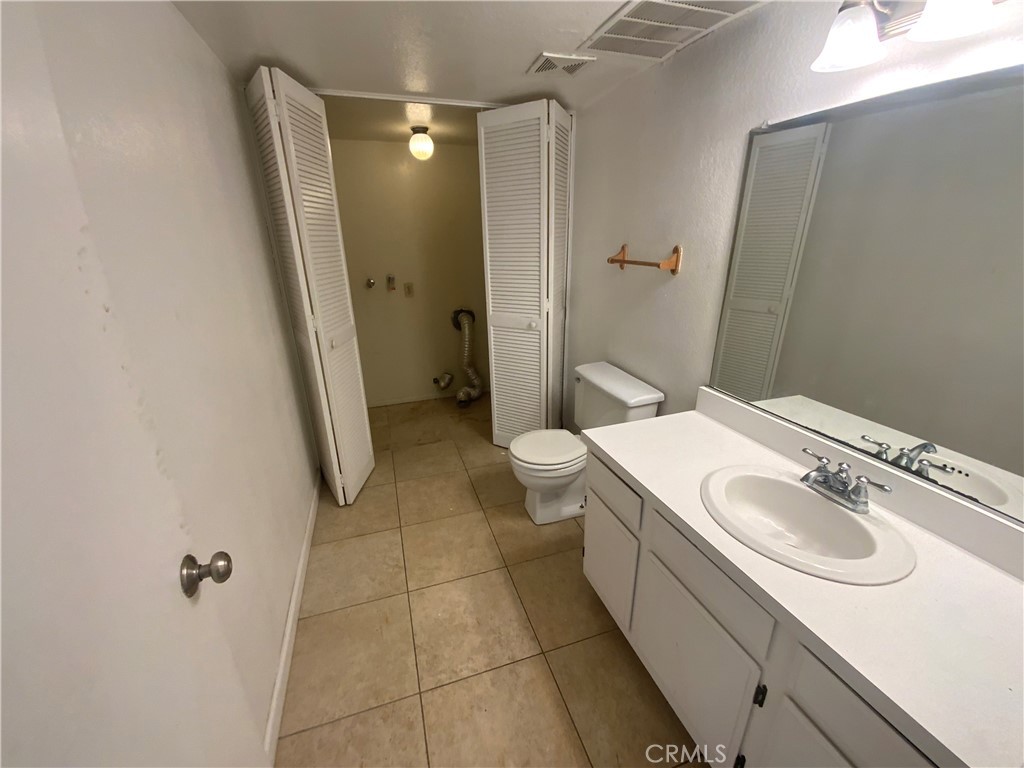 16600 Seville Avenue E Property Photo 16