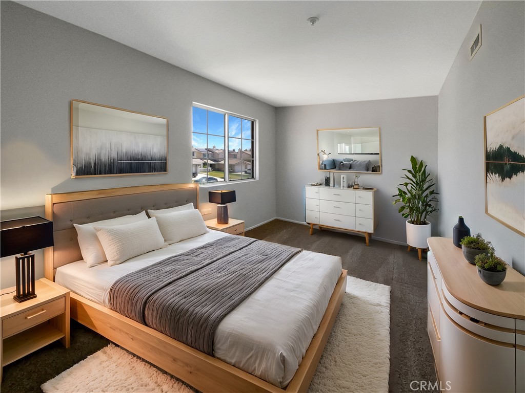 6640 Logan Avenue Property Photo 4