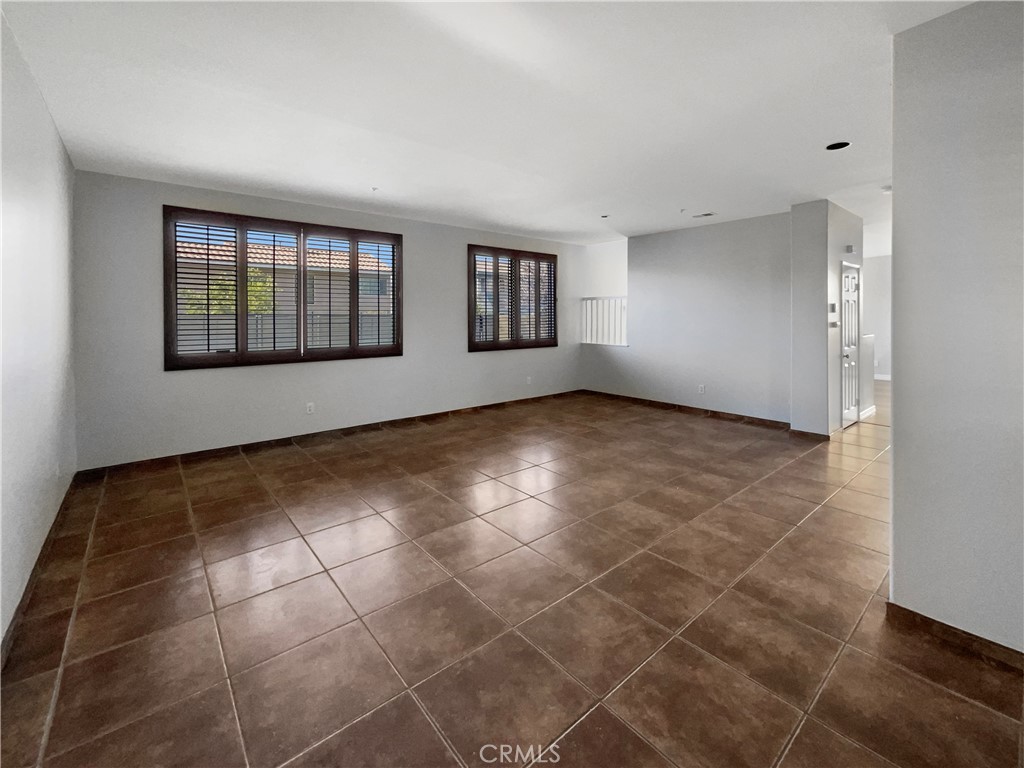 6640 Logan Avenue Property Photo 10