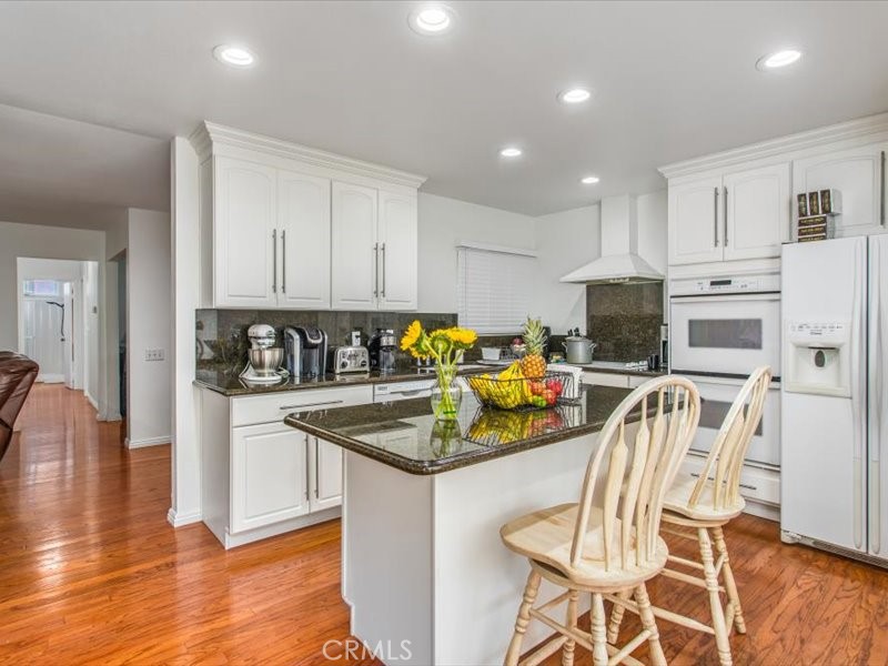 27450 Embassy Street Property Photo 10