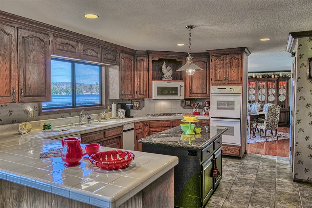 27990 Peninsula Drive N Property Photo 4