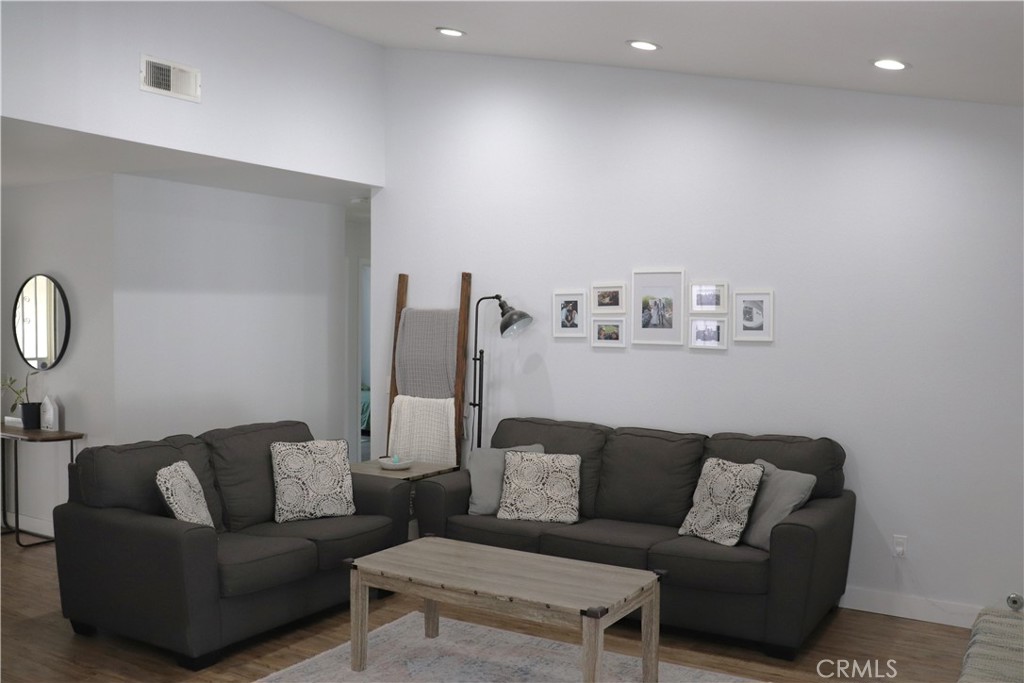 3564 Bond Street Property Photo 16