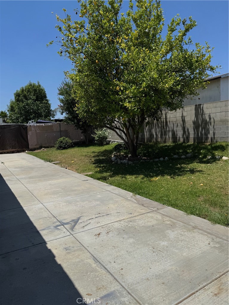518 E 2nd Street Property Photo 5