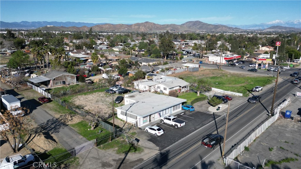 10643 Jurupa Road Property Photo 2