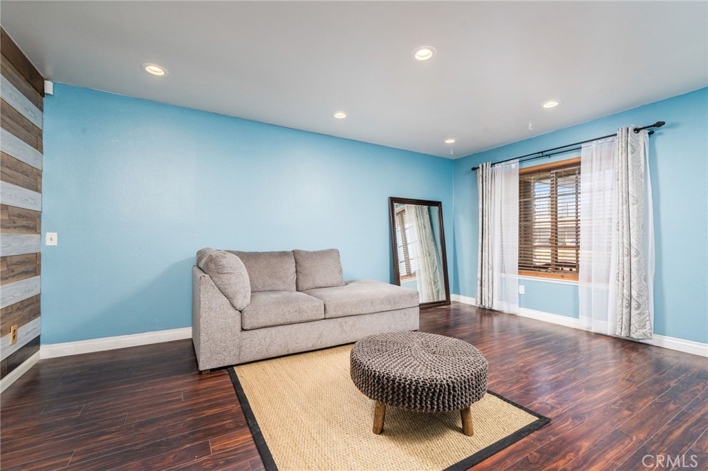 321 E Fromer Street Property Photo 6