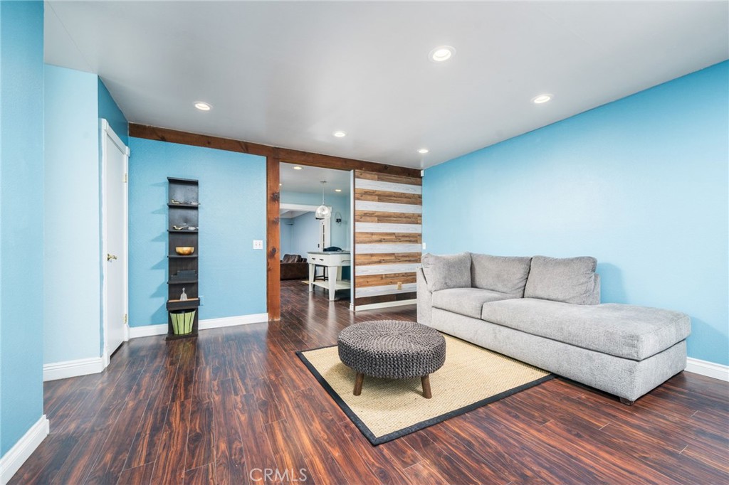 321 E Fromer Street Property Photo 7