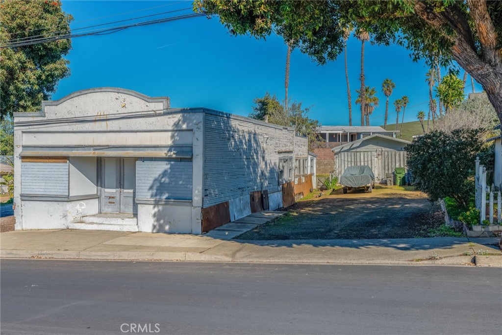 781 Harbor Street Property Photo 4