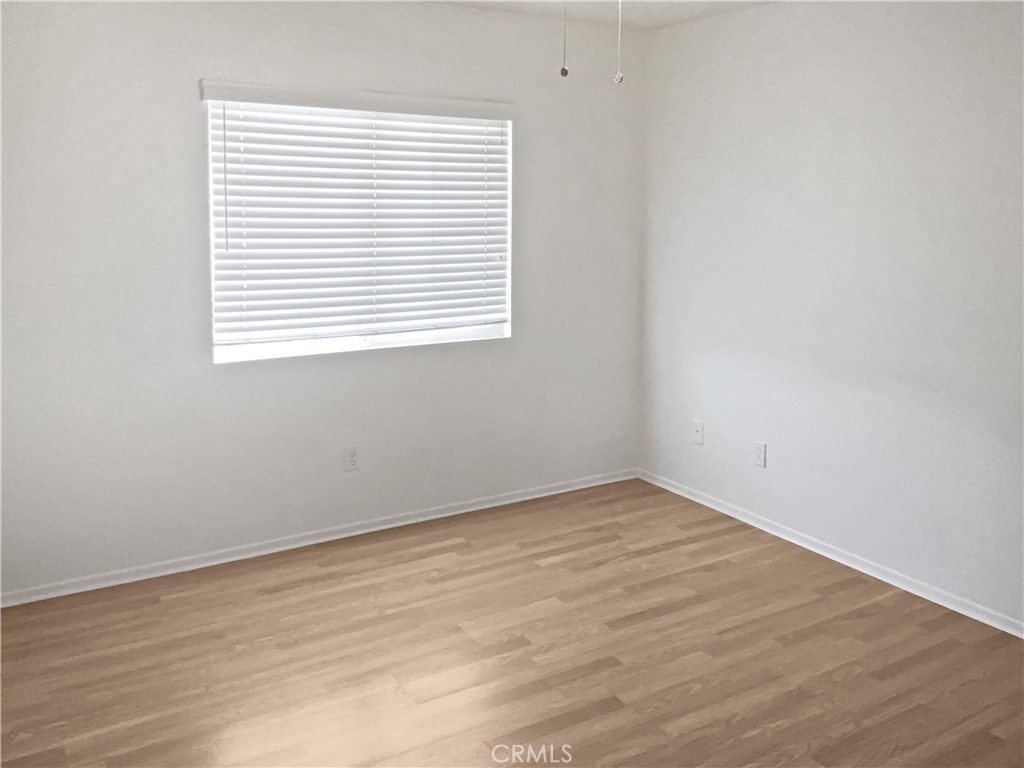 15605 Lasselle Street 6 Property Photo 5