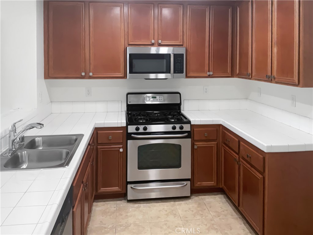 15605 Lasselle Street 6 Property Photo 6