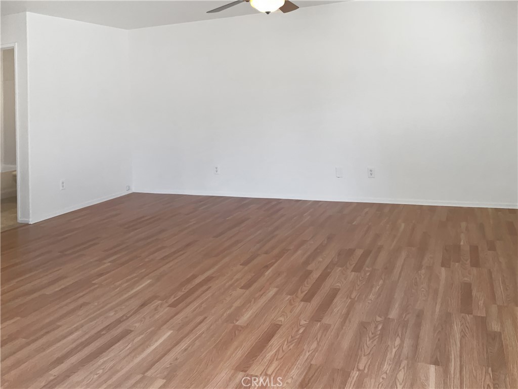 15605 Lasselle Street 6 Property Photo 11