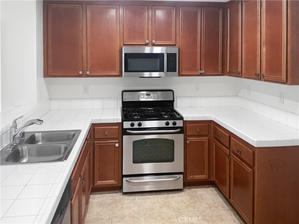 15605 Lasselle Street 6 Property Photo 12