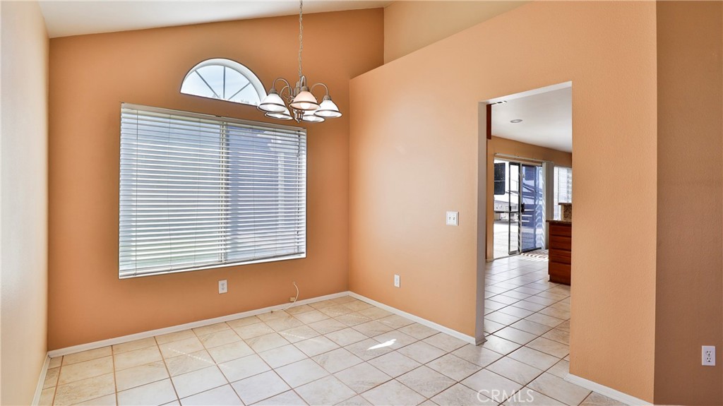 2569 W Via Verde Drive Property Photo 9