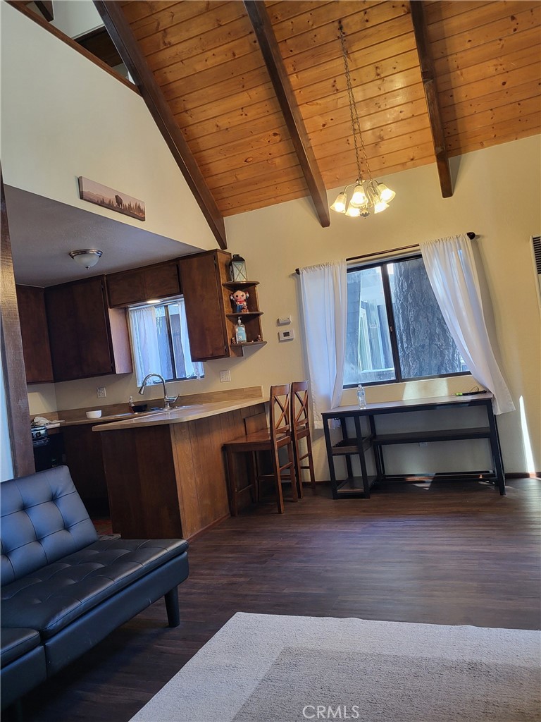 2413 Whispering Pines Drive Property Photo 4
